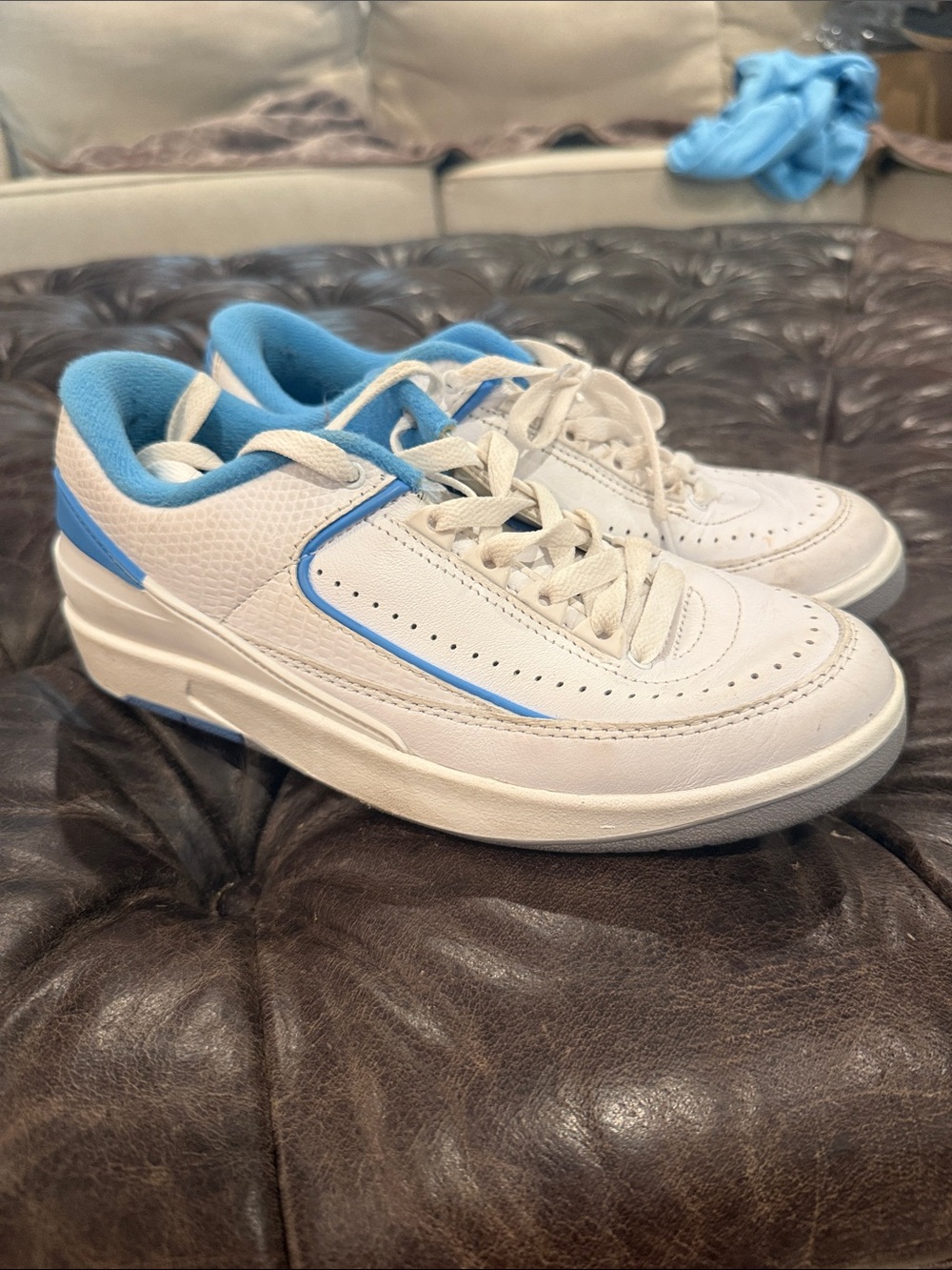 Preowned Air Jordan 2 UNC low top size 5.5y